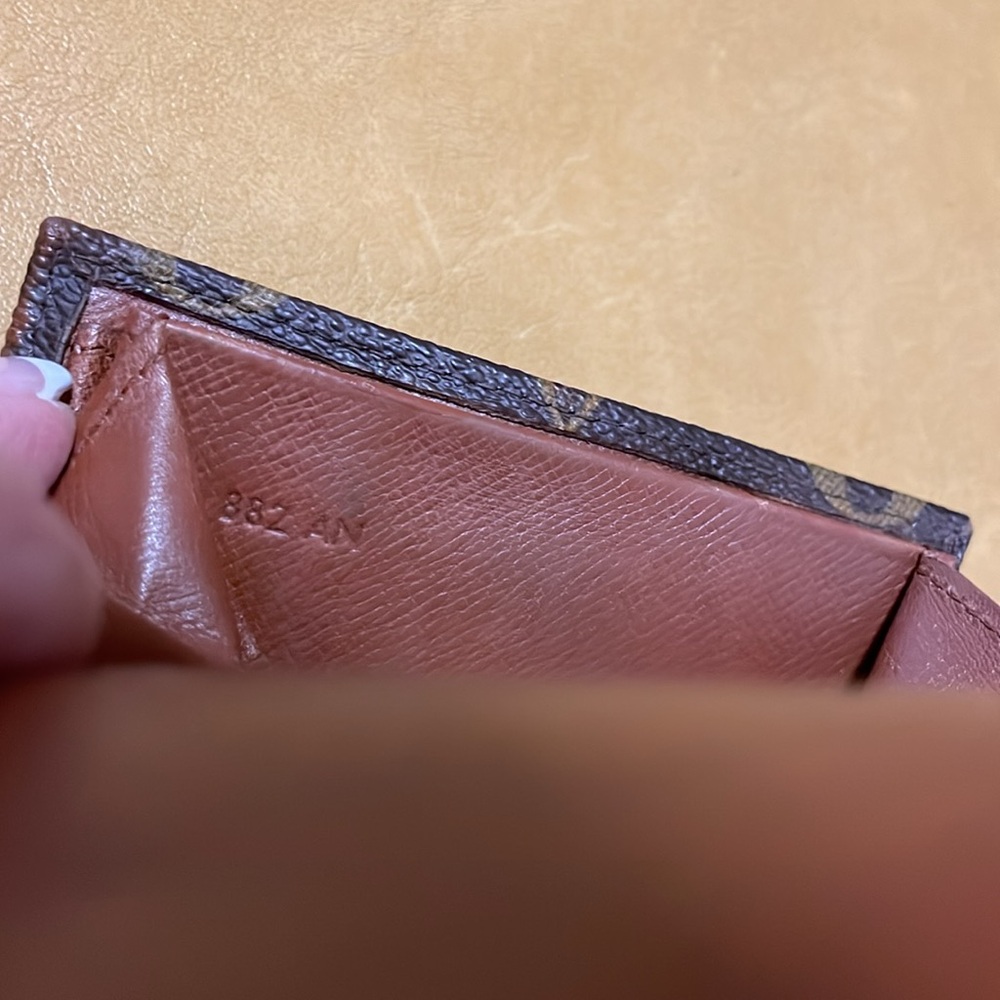 Louis Vuitton wallet - Picture 7 of 9